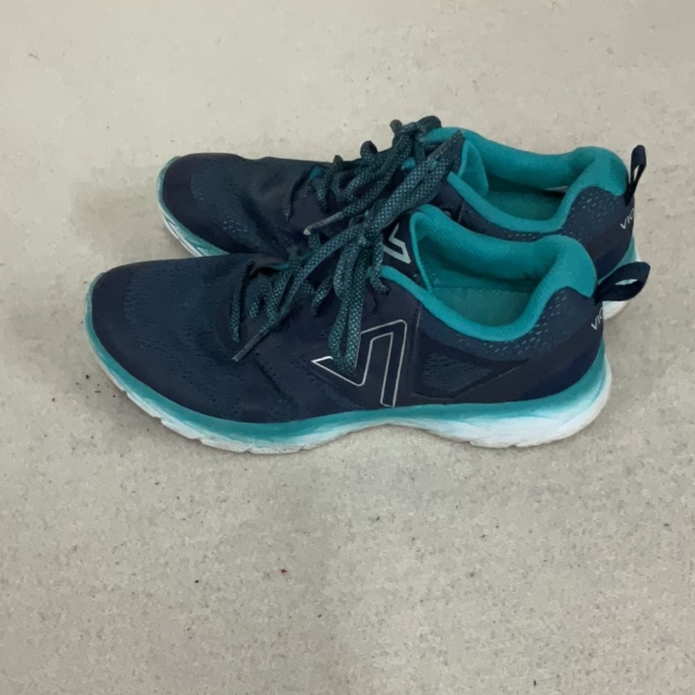 Euc Woman’s Vionic Sneakers